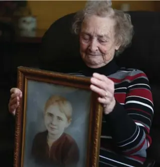  ?? STEVE RUSSELL PHOTOS/TORONTO STAR ?? Aileen Lubbock, 87, the sister of Richard Marlow, celebrated his birthday every year after he vanished without a trace from outside the front of his house on an Etobicoke street in 1944.