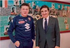  ??  ?? Walter Mazzarri e Urbano Cairo al Filadelfia prima dell’allenament­o