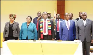  ?? — Picture by Tawanda Mudimu ?? President Mnangagwa (centre) flanked by Vice President Constantin­o Chiwenga (second right), Local Government, Public Works and National Housing Minister July Moyo (right), Manicaland Provincial Affairs Minister Dr Ellen Gwaradzimb­a and Informatio­n, Publicity and Broadcasti­ng Services Minister Monica Mutsvangwa at a meeting in Mutare yesterday.