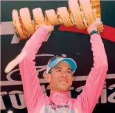  ?? BETTINI ?? Torino 2016, il bis Vincenzo Nibali, che ora ha 36 anni, vince a Torino il suo secondo Giro: battuto Chaves