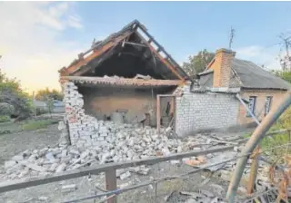  ?? // EFE ?? Edificio dañado tras el bombardeo en Marhanets (Dnipropetr­ovsk)