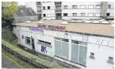  ?? Philippe COHEN ?? Les zones autour de la galerie marchande et de la Sécurité sociale sont inscrites comme zones possibles d’urbanisati­on.