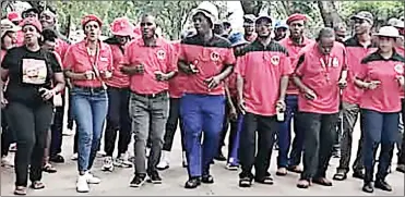  ?? (File pic) ?? Employees of the University of Eswatini under ALAAP and NAWUSHI demonstrat­ing during their recent strike.