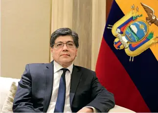  ?? Zhang Xinyang ?? José Valencia, ministro de Relaciones Exteriores de Ecuador.