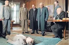  ?? FOTO: DPA ?? Stalin am Boden: Den toten Diktator mimt Adrian Mcloughlin in der Komödie „Death Of Stalin“, die einen Comic zur Vorlage hat.