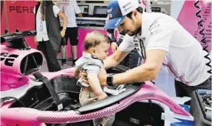  ?? BILD: SN/GEPA ?? Welche Zukunft hat Familienva­ter Sergio Pérez bei Force India?