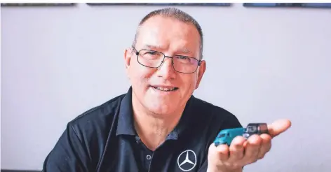  ?? RP-FOTO: ANNE ORTHEN ?? Dieter Briese geht nach 45 Jahren bei Mercedes in Rente.