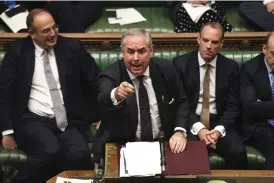  ?? FOTO: JESSICA TAYLOR/TT–AP ?? Justitieka­nsler Geoffrey Cox anser att parlamente­t inte längre har den moraliska rätten att sitta kvar.