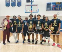  ?? JOE ARRUDA/HARTFORD COURANT ?? Team Vargas Chapman Woods won the 2023 Greater Hartford Pro-am championsh­ip at the University of St. Joseph in West Hartford Monday night.