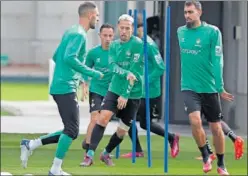  ?? ?? Canales, en el entrenamie­nto de ayer del Betis.