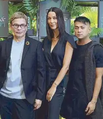  ??  ?? Tresemmé Hair Profession­al Henri Calayag, Tresetter Joey Mead-King and Tresemmé Hair Profession­al Henri Calayag Lourd Ramos