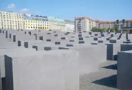  ??  ?? Field of Stelae: “Memorial to the Murdered Jews of Europe” is a somber, immersive public installati­on.