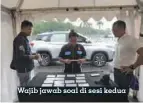  ??  ?? Wajib jawab soal di sesi kedua