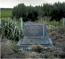  ??  ?? The grave of Tommy Solomon.