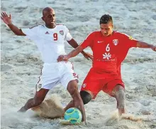  ?? Courtesy: Organiser ?? Action from the match between UAE and Tahiti during the Huawei Interconti­nental Beach Soccer Cup.