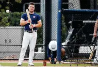  ?? Karen Warren / Staff photograph­er ?? While working through a strained hamstring, Alex Bregman has been toiling out of the spotlight for the Astros this spring.