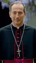  ??  ?? Monsignore Renato Marangoni, classe 1958, è vescovo di Belluno dal 2016