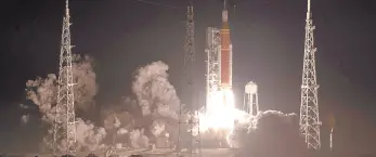 ?? ?? l La NASA lanzó ayer su cohete más poderoso en 50 años. Se trata de una misión no tripulada que durará 25 días.
