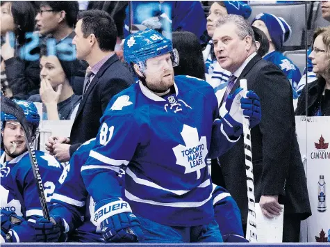  ?? DARREN CALABRESE/The Canadian Press ?? Shaky goaltendin­g and a stretch of bad puck luck have combined for a 1-6 record for the Toronto Maple Leafs under interim coach Peter Horachek, right.