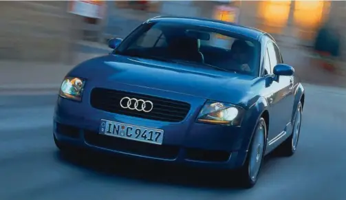  ?? ?? Den første generation af Audi TT, som kom på markedet i 1998, var med sit buede design banebryden­de. Foto: Audi