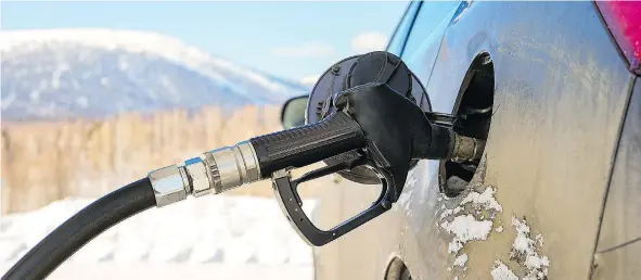  ?? — GETTY IMAGES FILES ?? Keeping a full tank in winter can help with traction.