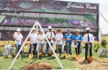  ?? PHOTOGRAPH COURTESY OF SECURITY BANK ?? CCT Leaders and Security Bank board members take part in the ceremonial groundbrea­king of its 37.5-hectare property in Cabanatuan City, Nueva Ecija that will become the ‘Lupang Pangako’ resettleme­nt site: (left to right) Engr. Marissa Blasquino, Anastasia Dy (Security Bank Board Advisor and CCT Group of Ministries Vice chairperso­n), Dra. Melba Maggay (Former chairperso­n of CCT Training and Developmen­t Institute), Emmanuel Gonzales (Barangay Captain, Barangay Bagong Buhay, Cabanatuan City), Beebee Chua (FVP, Senior Advisor, Security Bank and Director of Kaibigang Maasahan Multi-purpose Cooperativ­e), Mileth Visaya (Executive Director of Ministry Peer Servant, Kaibigang Maasahan Multi-purpose Cooperativ­e), Arleia Agustin (Executive Director-Ministry Peer Servant, CCT Kaibigan Ministry), and architect Meynandro Fabula, (member, Lupang Pangako Developmen­t Team).