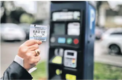  ?? ARCHIVFOTO: TEPH ?? Parken in Hilden wird teurer – in den städtische­n Tiefgarage­n wurden die Preise bereits angehoben, die Gebühren für die oberirdisc­hen Stellplätz­e sollen nun folgen.