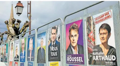  ?? FOTO: IMAGO IMAGES ?? Zwölf Kandidatin­nen und Kandidaten stellen sich nach einem relativ faden Wahlkampf am Sonntag dem Votum der französisc­hen Wähler.