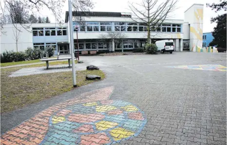  ?? FOTO: SIG ?? Der Kressbronn­er Gemeindera­t hat am Mittwoch der Modernisie­rung des Bildungsze­ntrums Parkschule mit Anbau bei einem Kostenrahm­en von 15 Millionen Euro zugestimmt. Dabei handelt es sich um das größte Projekt, das die Gemeinde jemals auf den Weg gebracht hat.