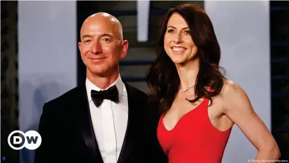  ??  ?? MacKenzie Scott junto a su exmarido, Jeff Bezos.