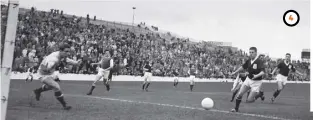  ??  ?? 4 4 In action for Hibs against Dundee at Easter Road in 1963