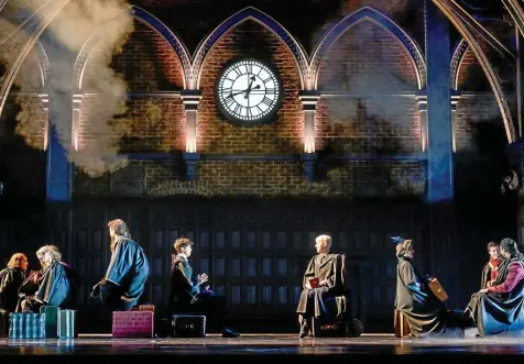  ?? AXEL HEIMKEN / DPA ?? Das Theaterstü­ck „Harry Potter und das verwunsche­ne Kind“wird im mehr!-theater Hamburg gezeigt.