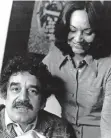  ??  ?? Gabriel García Márquez y su esposa Mercedes Barcha, en 1975.