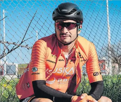  ?? FOTO: TWITTER JUANJO LOBATO ?? Juanjo Lobato
El ciclista gaditano continuará en las filas del equipo Euskaltel-Euskadi hasta finales del año 2023