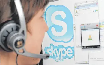  ?? FOTO: DPA ?? Skypen mit dem Anwalt? Rechtsbera­tungen funktionie­ren im Netz ganz gut.