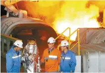  ?? Korea Times file ?? Workers take a break at a blast furnace in POSCO’s steel mill in Gwangyang, South Jeolla Province, in this Jan. 1, 2018, file photo.