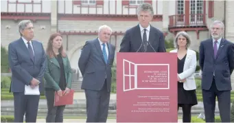  ??  ?? Jonathan Powell delivers the Arnaga Declaratio­n alongside Cuauhtemoc Cardenas, Bertie Ahern, Anaiz Funosas and Gerry Adams at the Internatio­nal Event to Advance in the Resolution of the conflict in the Basque Country, in Cambo-les-bains, France, on...