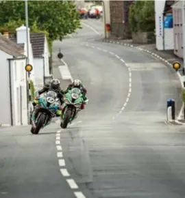  ?? TT races ?? Gemiddelde snelheid? Makkelijk 190 km per uur. ©