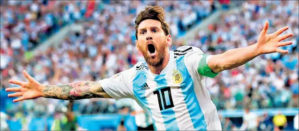  ??  ?? • El argentino Lionel Messi será una de las estrellas en esta Copa América. Sus ingresos anuales superan los USD 127 millones, según Forbes.