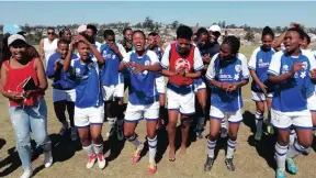  ?? UMFANEKISO: ANELE RAZIYA ?? Iqela laseGcuwa, iThunderbi­rds Ladies, ziintshats­heli zeSasol League kodwa lidinga imali yokuya kwimidlalo kazwelonke.