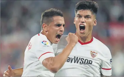  ??  ?? Ben Yedder y Correa, celebrando uno de los goles que el Sevilla le hizo al Leganés. El segundo resultó lesionado, duro revés para Berizzo FOTO: EFE
