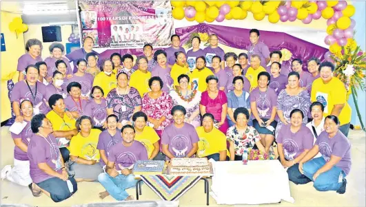  ?? Picture: REINAL CHAND ?? Lautoka Hospital superinten­dent Dr Rigamoto Taito (middle) with midwives pose for a photo during the Internatio­nal Day of the Midwife celebratio­n at the Lautoka Maternity Ward.