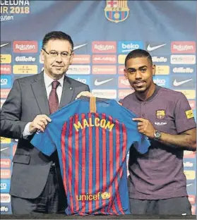  ??  ?? La presentaci­ón de Malcom no fue en el Camp Nou como suele ser habitual, sino en las instalacio­nes de Nike en Beaverton, cerca de Portland, dado que el club se encuentra en plena gira por los Estados Unidos, con su presidente Bartomeu a la cabeza