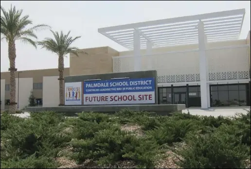  ?? JULIE DRAKE/ VALLEY PRESS ?? Certificat­ion from the Division of the State Architect will help the Palmdale School District convert the campus of the never-opened Guidance Charter School so that schoolchil­dren are protected from earthquake damage. The District will spend $229,103 for the certificat­ion.