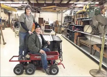  ?? Hearst Connecticu­t Media file photo ?? Dawn and Mert Larmore are closing Litchfield County Pickers in New Milford in February.