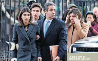  ?? EFE ?? Familia. El exabogado personal de Donald Trump, Michael Cohen, a su llegada al Tribunal Federal de Estados Unidos en Nueva York, junto a su esposa Laura Shusterman y sus hijos Samantha y Jake.