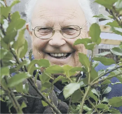  ??  ?? 0 Jim Mccoll of The Beechgrove Garden is a hero to gardeners like Bill Jamieson, owner of two knackered pick axes