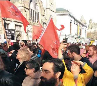  ??  ?? Se han incrementa­do las manifestac­iones contra los gobiernos liberales.