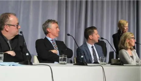  ?? AZZURA LALANI/TORONTO STAR ?? From left, journalist­s Adrian Humphreys, Kevin Donovan, Grant Robertson and Jacquie McNish speak Thursday at a panel for Newspaper Day.