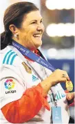  ??  ?? FELIZ. La mamá de Cristiano Ronaldo, orgullosa de su hijo.